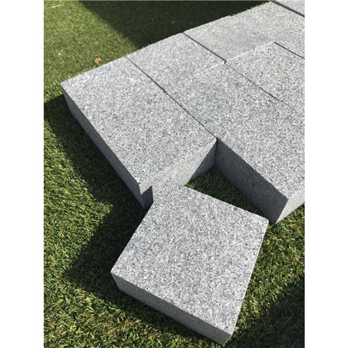 Silver Grey Flamed Top Granite Sett - 100 x 100 x 50mm (1000)