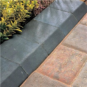 Bradstone Kerb Small Crossing 100mm x 125mm x 125mm - Charcoal